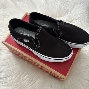 Vans Black and White Asher Slip On’s